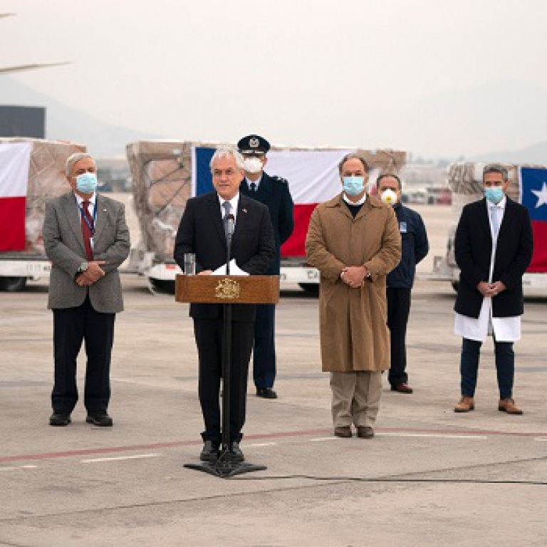 Presidente Piñera y CPC reciben 400 equipos de alta oxigenación y 133 nuevos ventiladores aportados por el Fondo Empresarial SiEmpre a la red nacional de salud